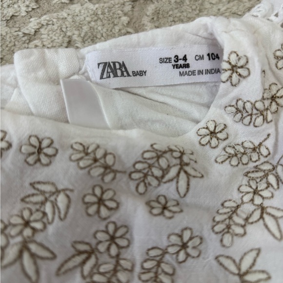 Zara 3-4 White Eyelet Baby Dress - Picture 6 of 7